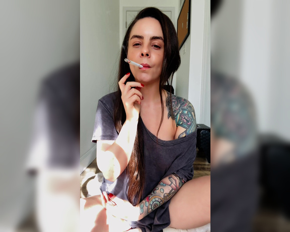 ManyVids - Dani Lynn - Coffee and Cigarette