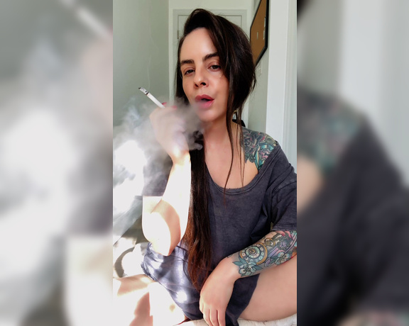 ManyVids - Dani Lynn - Coffee and Cigarette