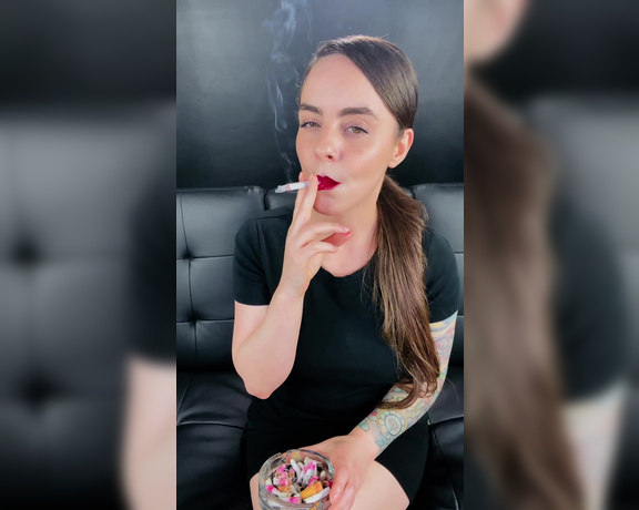 ManyVids - Dani Lynn - Smoking 100s with Full Ashtray