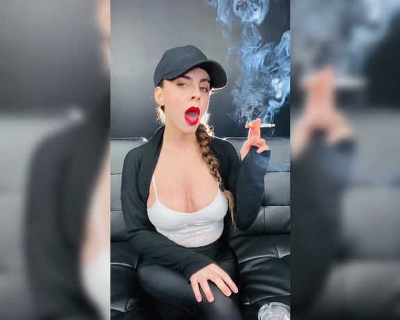 ManyVids - Dani Lynn - Smoking Corks Wearing Hat