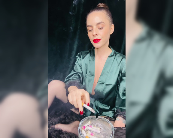 ManyVids - Dani Lynn - Smoking Corks in Green Silk Robe