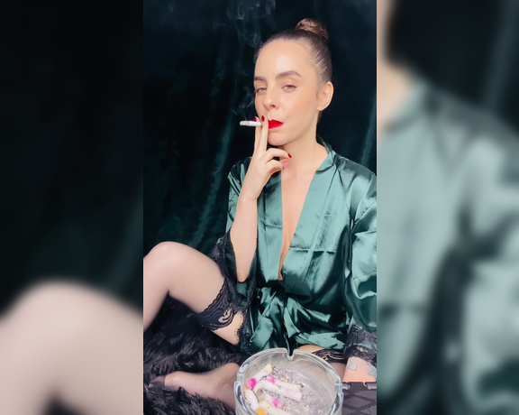 ManyVids - Dani Lynn - Smoking Corks in Green Silk Robe