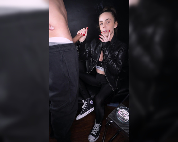 ManyVids - Dani Lynn - Smoking in Converse and Leather Jacket No Cumming Allowed