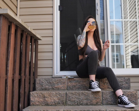 ManyVids - Dani Lynn - Smoking Outside 9