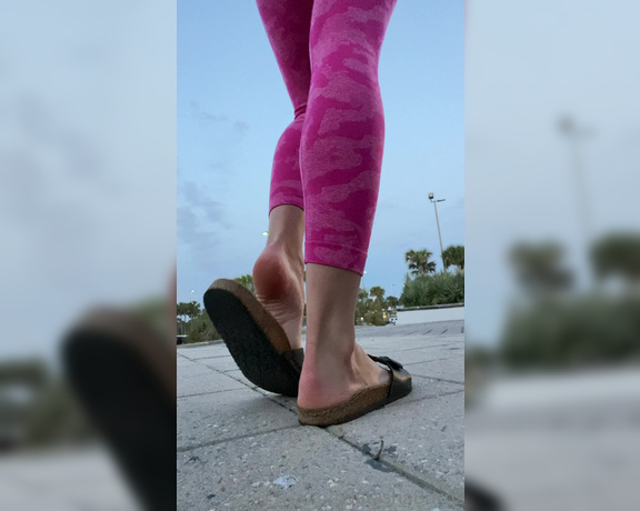 Goddess Tall Tasha aka Goddesstalltasha Onlyfans - An outdoor public foot post