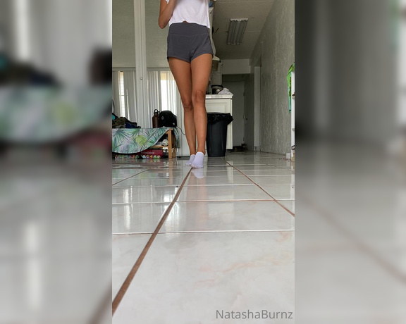 Goddess Tall Tasha aka Goddesstalltasha Onlyfans - I have had a few toe cracking requests, and I will do a more in depth toe cracking video in the futu