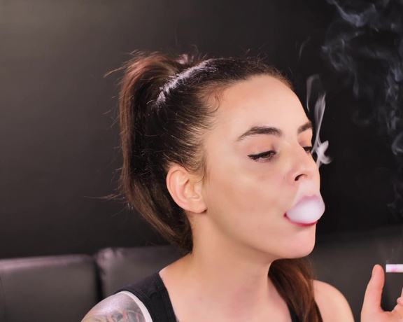 ManyVids - Dani Lynn - Smoking Close Up 20