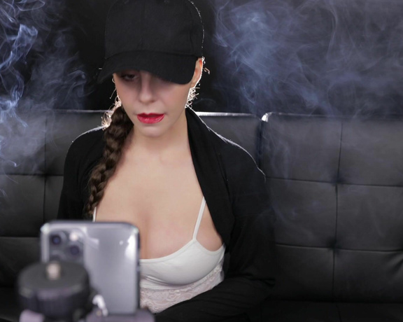 ManyVids - Dani Lynn - Smoking Corks Wearing Hat BTS