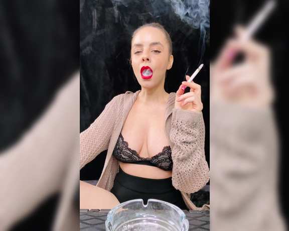 ManyVids - Dani Lynn - Smoking in Cardigan