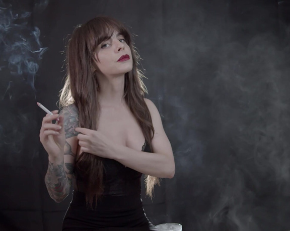 ManyVids - Dani Lynn - Smoking In Little Black Dress