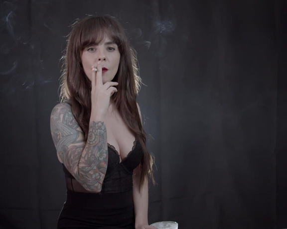 ManyVids - Dani Lynn - Smoking In Little Black Dress