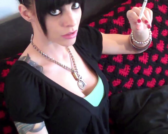 ManyVids - Dani Lynn - Smoking In Fishnets