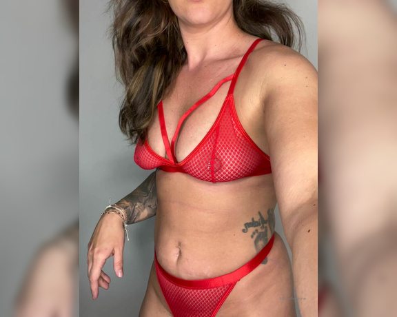 Michelle Rayne aka Goddessraaynne Onlyfans - I would love for you to be right in front of me while I tease you your cock gets so hard watching
