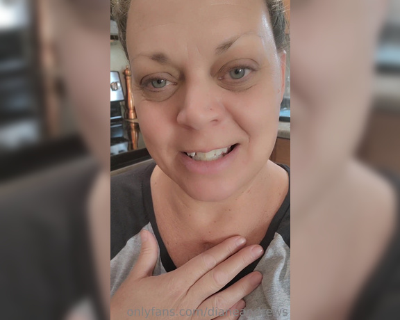 Diane Andrews aka Dianeandrews Onlyfans - A quick vlog and hello! Also, its Thursday so I did mean Saturday lmao 1