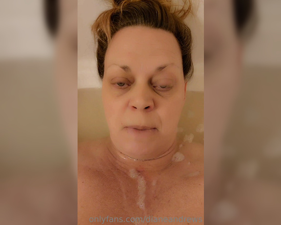 Diane Andrews aka Dianeandrews Onlyfans - Sunday bath chat