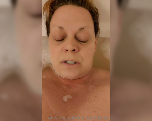 Diane Andrews aka Dianeandrews Onlyfans - Sunday bath chat