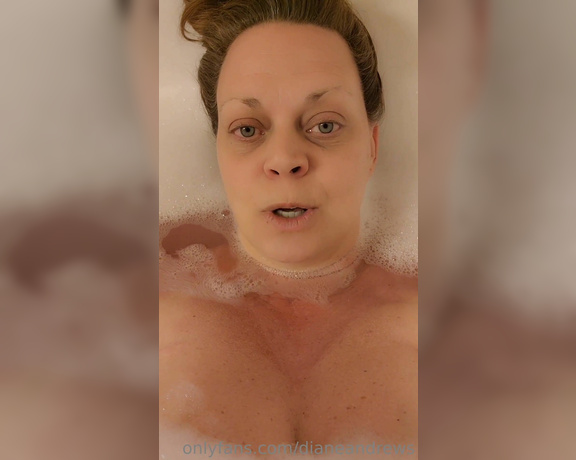 Diane Andrews aka Dianeandrews Onlyfans - Sunday bath chat