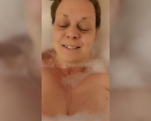 Diane Andrews aka Dianeandrews Onlyfans - Sunday bath chat