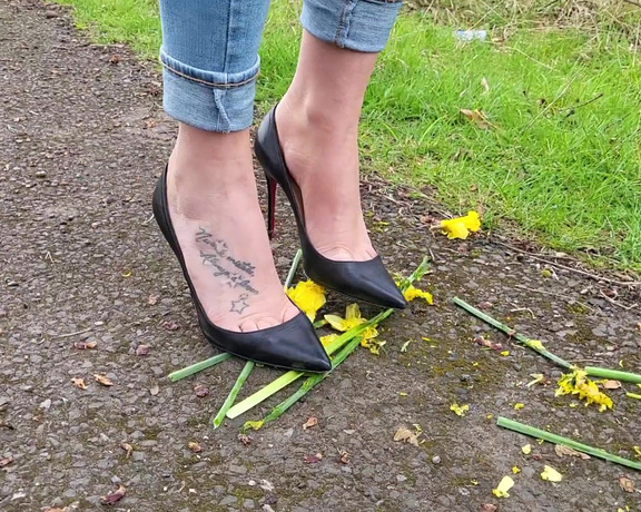 Kats Worn Heels aka katswornheels OnlyFans - Wishing you all a Happy Easter! Now watch my crush these Daffodils under my sexy Louboutins