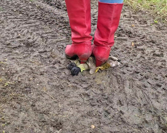 Kats Worn Heels aka katswornheels OnlyFans - Just grinding this poor helpless teddy into the mud under my vintage heeled boots