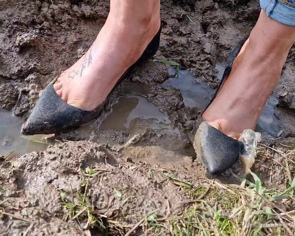 Kats Worn Heels aka katswornheels OnlyFans - Muddy fun in my suede so kates