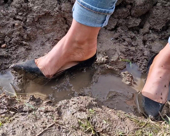 Kats Worn Heels aka katswornheels OnlyFans - Muddy fun in my suede so kates