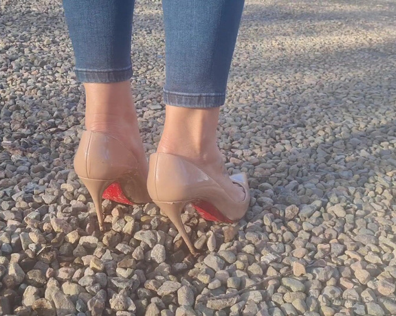 Kats Worn Heels aka katswornheels OnlyFans - So theyve already been through puddles, now its time to walk and stomp my patent