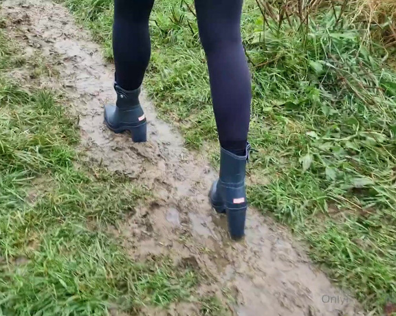 Kats Worn Heels aka katswornheels OnlyFans - Was out for a nice country walk this morning so thought Id try out my new