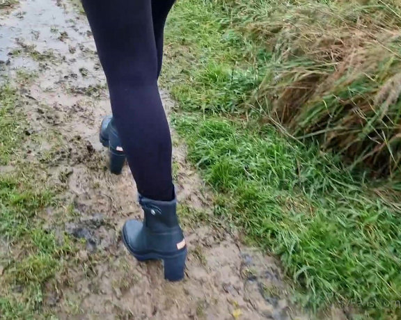 Kats Worn Heels aka katswornheels OnlyFans - Was out for a nice country walk this morning so thought Id try out my new