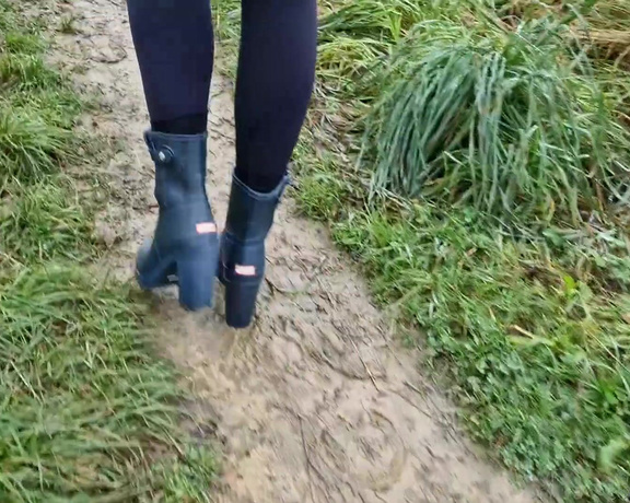 Kats Worn Heels aka katswornheels OnlyFans - Was out for a nice country walk this morning so thought Id try out my new