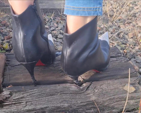 Kats Worn Heels aka katswornheels OnlyFans - Punishing my £795 Louboutin Calamijane 120mm booties Watch as i sink them into gravel and dirt,