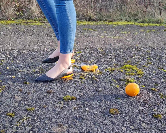 Kats Worn Heels aka katswornheels OnlyFans - Watch me crush and stomp all over these oranges in my pointy slingback flats