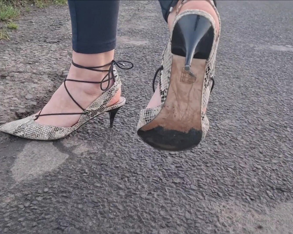 Kats Worn Heels aka katswornheels OnlyFans - Out for a country walk in a pair of my very worn work heels Not sure