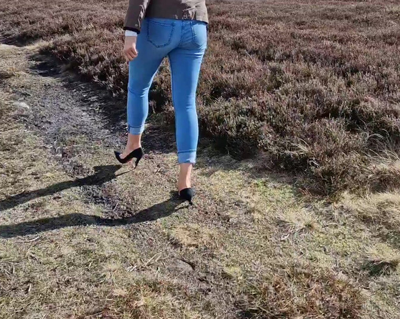 Kats Worn Heels aka katswornheels OnlyFans - Lets go for a walk I did get a few funny looks from other walkers doesnt