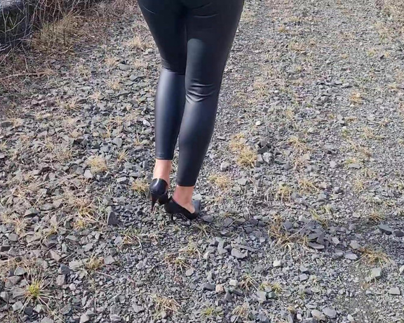 Kats Worn Heels aka katswornheels OnlyFans - Walking on and sinking my vintage nail heels into very thick gravel The soles are