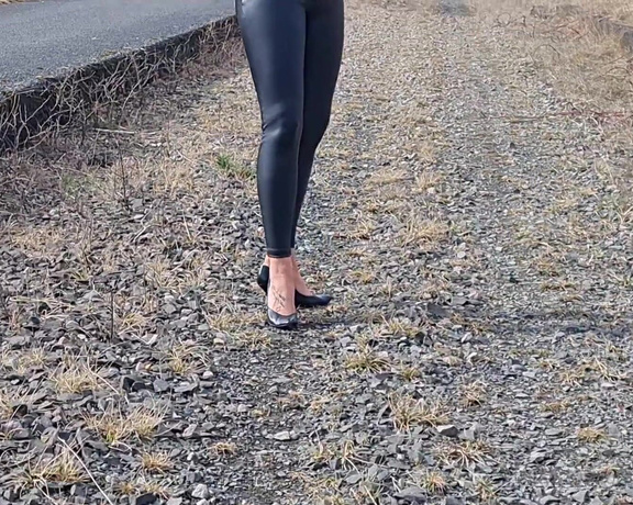 Kats Worn Heels aka katswornheels OnlyFans - Walking on and sinking my vintage nail heels into very thick gravel The soles are