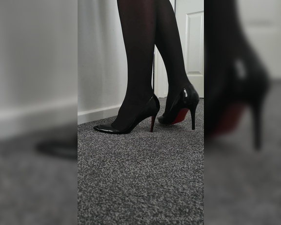 Kats Worn Heels aka katswornheels OnlyFans - Slipping in and out of my sexy Pigalles