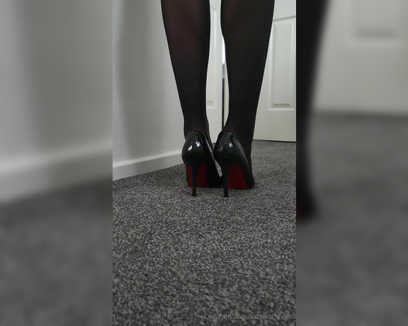 Kats Worn Heels aka katswornheels OnlyFans - Slipping in and out of my sexy Pigalles