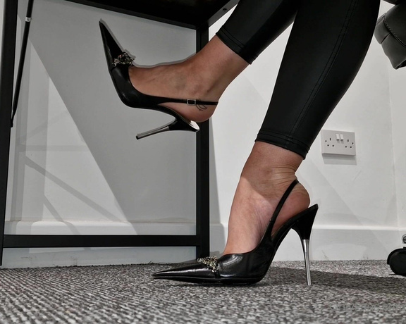 Kats Worn Heels aka katswornheels OnlyFans - Im sorry but these have to be one of the sexiest pairs of heels i own