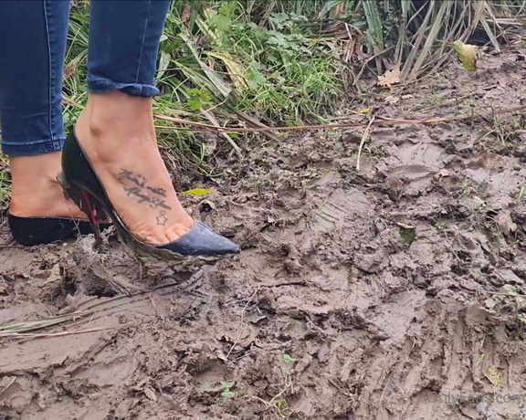 Kats Worn Heels aka katswornheels OnlyFans - Watch me walk and get my shoes stuck in deep sticky mud, wearing my 120mm Louboutin