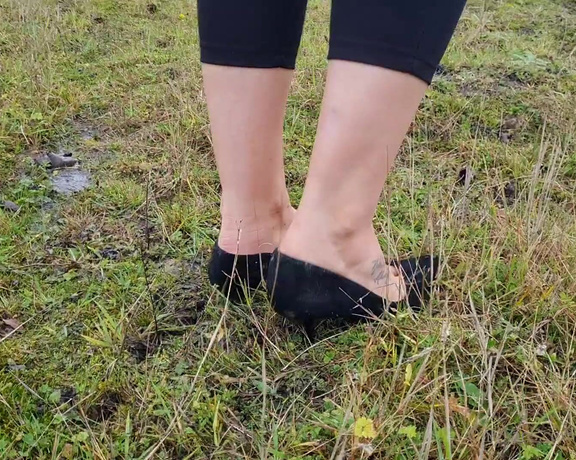 Kats Worn Heels aka katswornheels OnlyFans - This is how you do heel sinking