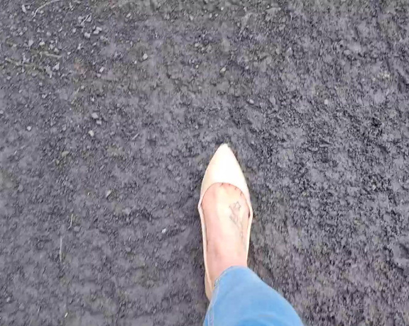 Kats Worn Heels aka katswornheels OnlyFans - Follow me! Watch me walk on concrete, gravel and mud in my low cut pointy patent