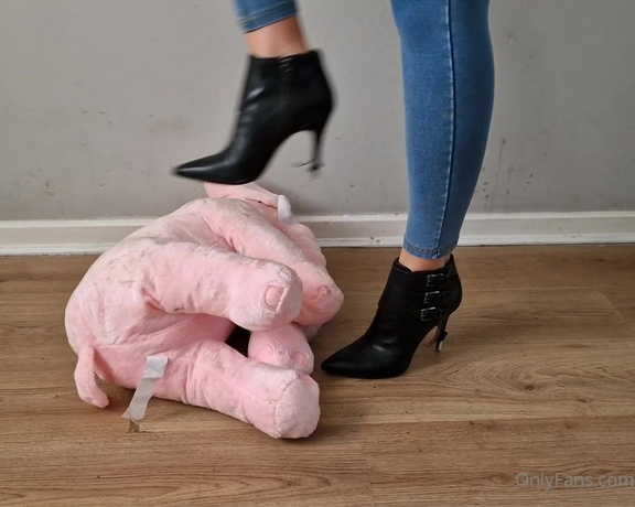 Kats Worn Heels aka katswornheels OnlyFans - Those boots were a bit too gentle i think lets up the ante