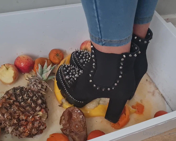 Kats Worn Heels aka katswornheels OnlyFans - Fruit crushing part 1 I start out crushing all of this out of date fruit under