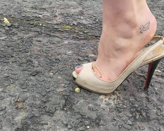 Kats Worn Heels aka katswornheels OnlyFans - Both straps gone! Love the feeling of standing on them as I walk, and the sound!