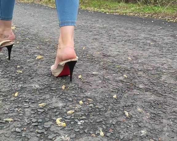 Kats Worn Heels aka katswornheels OnlyFans - Both straps gone! Love the feeling of standing on them as I walk, and the sound!