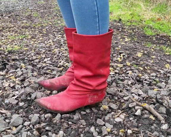 Kats Worn Heels aka katswornheels OnlyFans - Trashing my old red boots