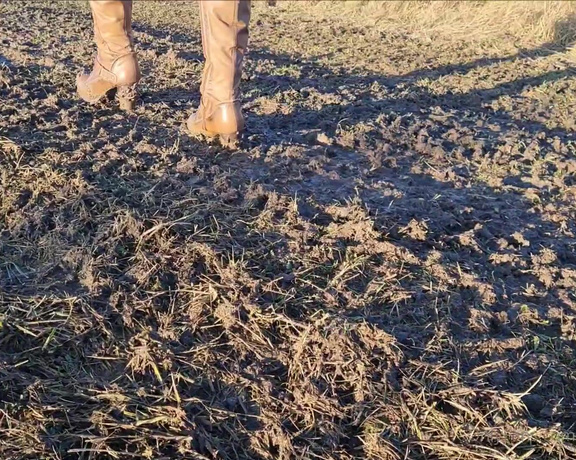 Kats Worn Heels aka katswornheels OnlyFans - Very muddy walking!