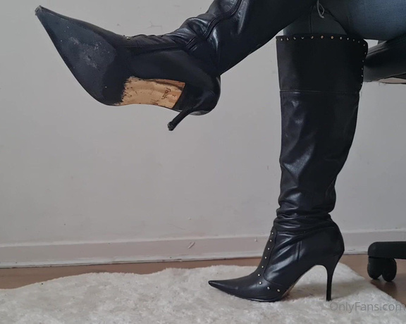 Kats Worn Heels aka katswornheels OnlyFans - Video of me in my Faith boots Who would trade places with the rug