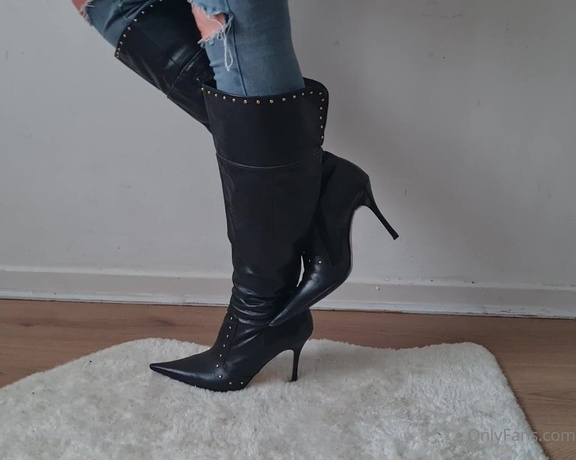 Kats Worn Heels aka katswornheels OnlyFans - Video of me in my Faith boots Who would trade places with the rug